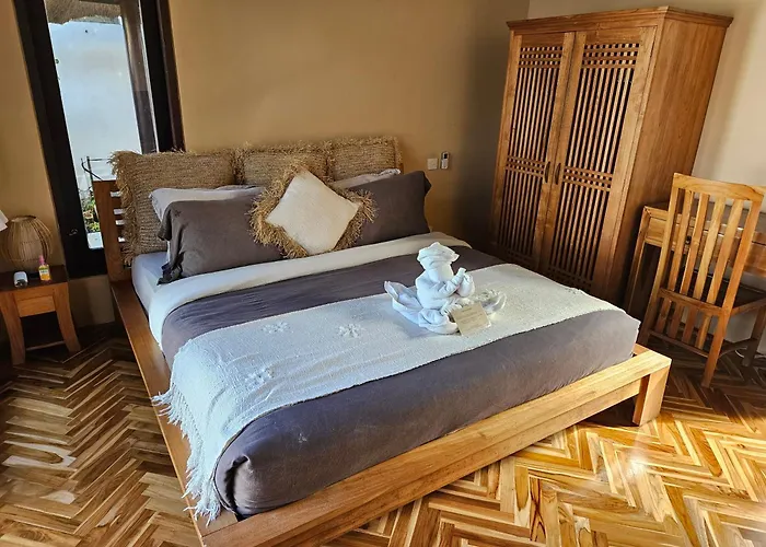 Villa Leon, Ungasan - Private Pool, Sauna, Hot Tub, Bbq & Breakfast, 3br Oasis Uluwatu