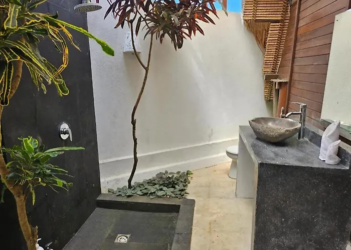 Leon, Ungasan - Private Pool, Sauna, Hot Tub, Bbq & Breakfast, 3br Oasis Villa *